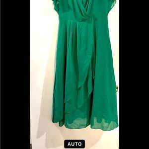 Emerald green maxi dress never worn. With tags $40